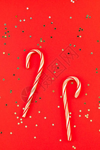 冬天情绪新年或圣诞装饰公寓铺放最顶端的视野Xmas节庆祝手工制作装饰品甜美金星红纸背景上印有你设计的贺卡模板框架问候图片