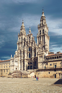 孔波斯特拉宗教的圣詹姆斯奥布拉多伊罗广场教堂的圣地亚哥德康波斯特拉大教堂西班牙加利亚朝圣英石图片