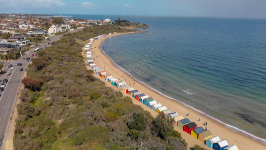 澳大利亚维多Brighton海滩多彩小屋的全景空中观察风优美水平的旅行图片