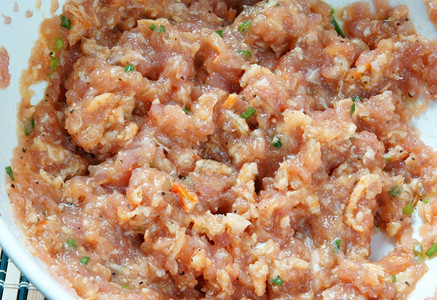 越南食物著名菜如番茄螃蟹猪肉虾类沙拉扇菜鸡蛋蔬虾糊面包饭等原材料是越南的特殊饮食过程葱丰富多彩的图片