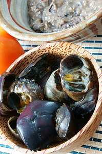 淡水本里厄越南食物著名菜如番茄螃蟹猪肉虾类沙拉扇菜鸡蛋蔬虾糊面包饭等原材料是越南的特殊饮食面条图片