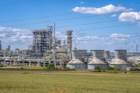 工厂和能源业概念石油天然气和化学厂炼油的电力和能源企业工程结构体环境图片