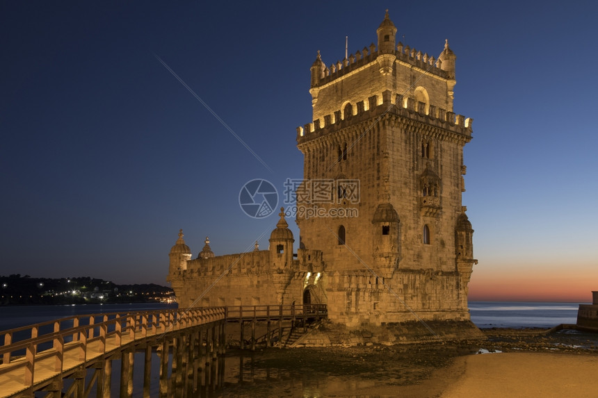 托雷曾是玩过在里斯本葡萄牙TorredeBelem或圣文森塔的Belem葡萄牙Torre或圣文森特塔这是教科文组织的一个世界遗产图片