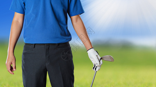 户外夏天活动高尔夫球运动员在高尔夫球场举办俱乐部图片