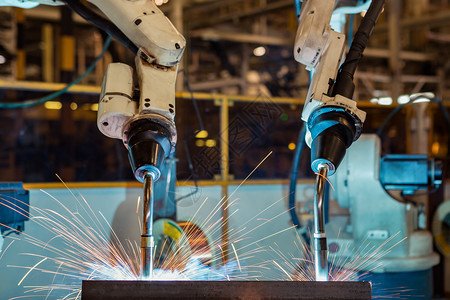 数控机械器人在汽车厂焊接自动化图片