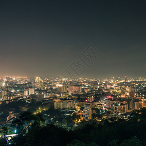 经济地标夜晚的城市景色多彩是商业增长的都市自主图片