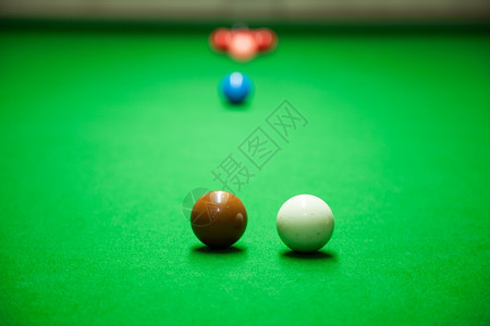 准备开始播放匹配颜色的和位置彩牌局Snookerballsonatable玩台球娱乐图片