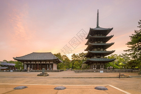 地标塔日本奈拉Nara五座日落黄昏时的Kofukuji寺庙奈良图片