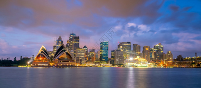 澳洲雪梨市下天际线新的全景建造图片