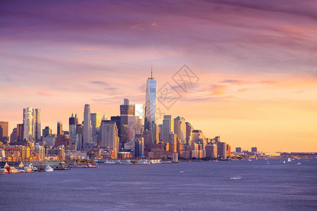 码头纽约日落时曼哈顿市下城天线空约克图片