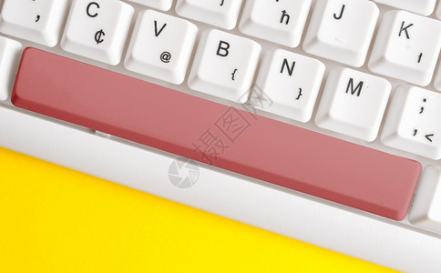 按钮电脑白色Pc键盘有空白笔记纸在键之上有空便记纸复制空间商业概念并带有便笺和Pc键盘的彩色填充组合键盘空版间在白色副本上方Cp图片