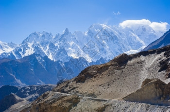 巴基斯坦北帕苏地区卡拉库鲁姆山脉的风景图象巴基斯坦卡拉库鲁姆山惊险登者河图片