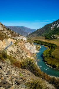 水域山区河流过岩石是阿尔泰自然山区河流过岩石自然是阿尔泰西伯利亚超过图片