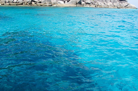 夏天来自泰国西米兰群岛的美丽蓝海亚洲景泻湖图片