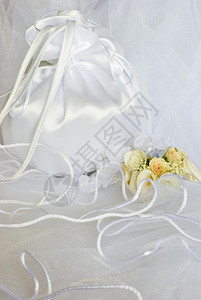 新娘面纱上的结婚礼花装饰品白色的时尚超过图片