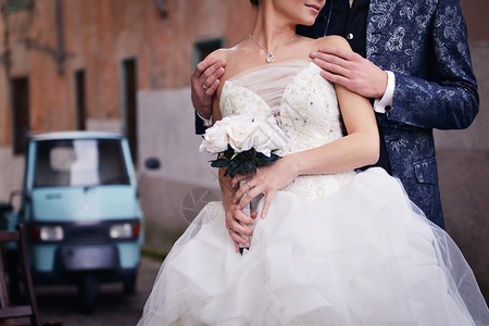 开花意大利风格的婚礼花束新娘的手结婚花束不错的礼花束已优质的图片