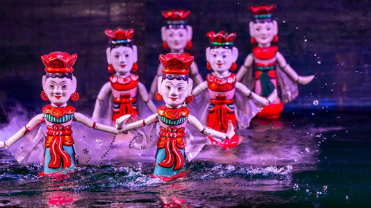 有趣的故事行动越南河内传统表演水木偶剧河内越南图片
