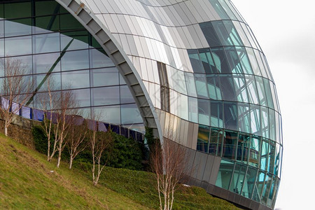 之上2018年3月7日英国纽卡斯尔州市这个现代建筑是一国际音乐之家它位于联合王国纽卡斯尔Tyne河南岸的Tyne河边城市大厅图片