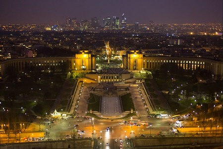 公寓从埃菲尔铁塔看巴黎的夜景莱斯天际线图片