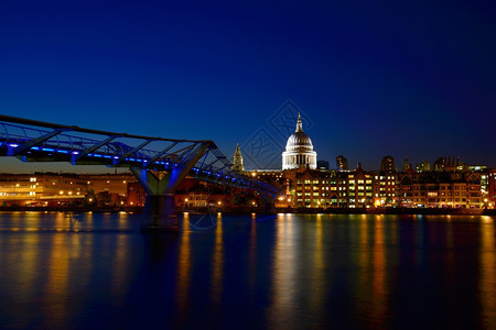 伦敦圣保尔斯柯普大教堂晚上桥王国英的图片