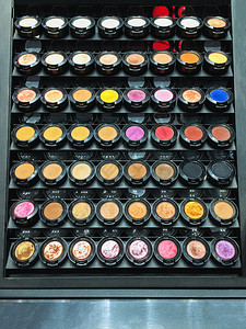 粉彩作为背景化妆实验的彩色双眼沙朵部分可用作化妆试验的品眼睛调色板图片