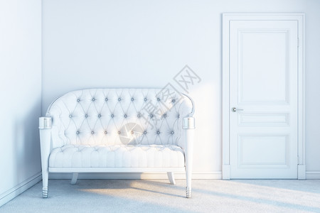 自在活的扶手椅白色皮革沙发在白空房间里有日光浴图片