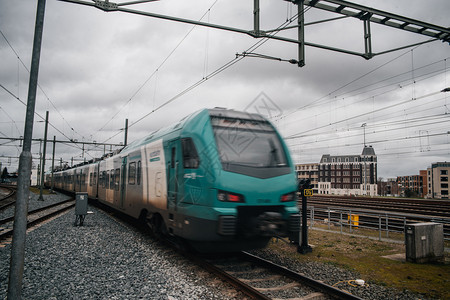 平台火车站高速电列停的冷淡运动移斯德哥尔摩图片