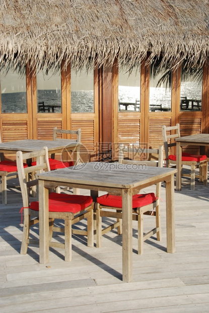冷静的美相片典型餐厅布景在恶岛屿海洋反射中环境旅行图片