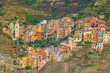 拉Corniglia欧洲辛克特尔意大利CinqueTerre欧洲地中海山脉多彩的城市风景如画采取图片
