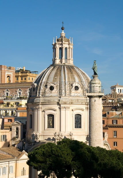 名称玛丽SantissimaNomediMaria圣母玛利亚教堂和ColonnaTraianoTrajanrsquos柱的最圣名图片