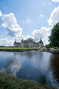 雄伟奢华法国城堡瓦伦凯的风景花园图片