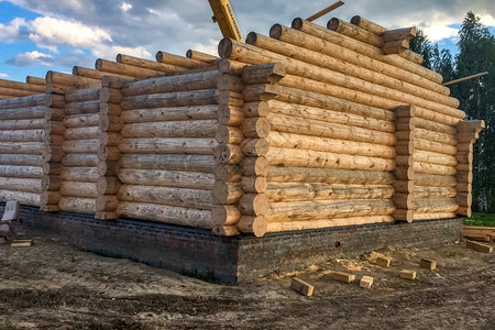 木头自然粗糙的屋大正在建造的木结构细节屋房子大房子图片