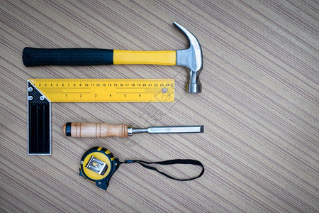 木头锤子一套工具用来木板DiYon的手工具复制图片