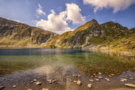 夏天户外旅行保加利亚里拉山的美丽地和湖泊风景保加利亚图片