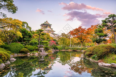 天空白色的日本大阪城堡关西图片