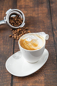 美丽的咖啡因在木桌白瓷杯子上轻松的拿铁咖啡香气图片