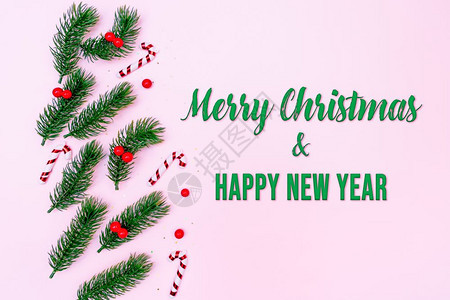 假期球喜庆的圣诞松树粉红背景的X马装饰品图片