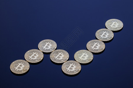 去中心化现金由蓝色背景上的硬币组成比特增长向上图加密货币过程的增长概念和虚拟业务的发展由硬币组成的比特增长向上图电子商务图片