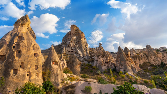 旅游建造土耳其卡帕多西亚Uchisar村的洞穴房屋旅行图片