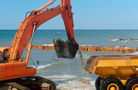 具体的建造岸上施工设备防波堤施工海岸保护措施上工设备防波堤施工程图片