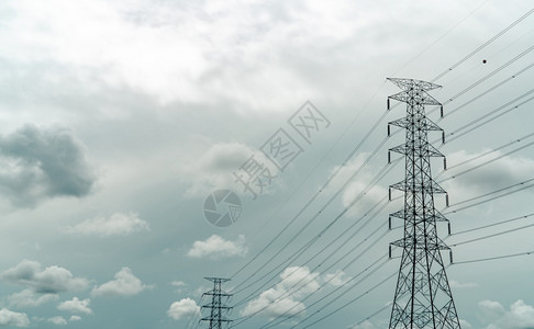 电极和能源概念高压电网塔配有线电缆的网输塔力配送基础设施供电系统网塔配有线电缆的网环境白色分配图片