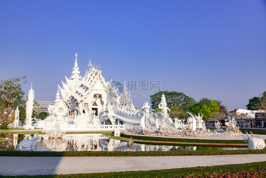 水泰国清莱著名的白寺荣坤瓦清莱的白殿艺术寺庙图片