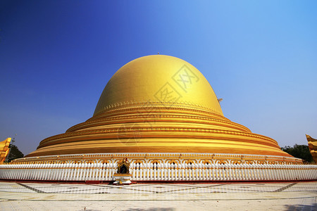 缅甸金色宗教建筑图片