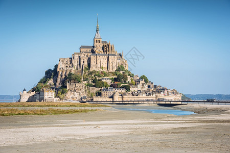 北法国诺曼底岛上的圣米歇尔修道院美丽的海筑城图片