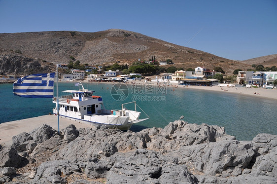 希腊的普塞里莫斯岛美丽的海湾国民水港口图片