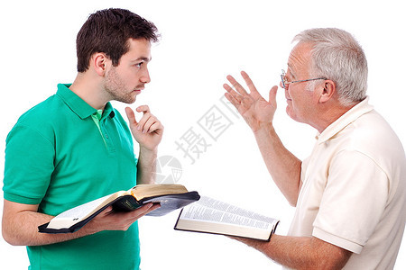 与一个年轻人分享上帝之言的老人父亲年轻转变图片