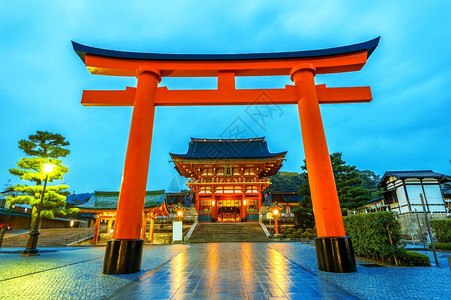日本京都FushmiInari神庙门托里老的图片