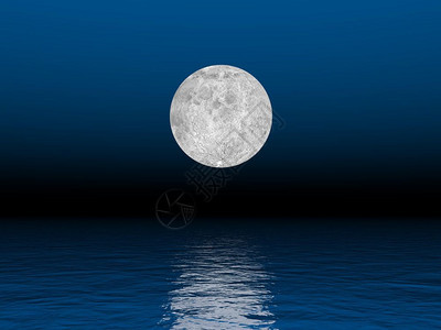 自然太阴美丽的满月深蓝色夜晚在海面上梦图片