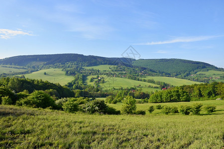 草夏季山区美丽的风景捷克白喀尔巴阡山脉欧洲天空捷克语图片