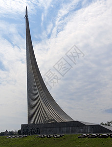 梦俄罗斯莫科VDNK展览中心附近的宇宙航空博物馆露天公园外的空间纪念碑征服者位于俄罗斯莫科的VDNK展览中心城市的象征图片